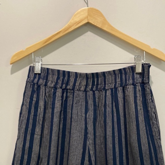 ANGIE Blue Ankle Cropped Flowy Pants Large - Picture 4 of 9